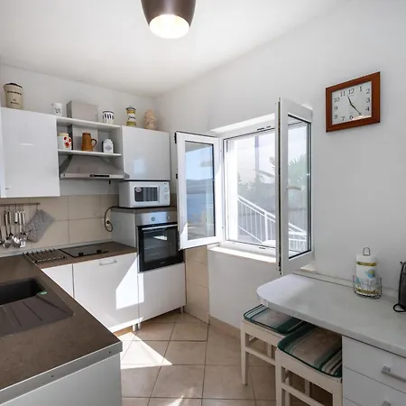 Vesna 1 Apartament Komarna